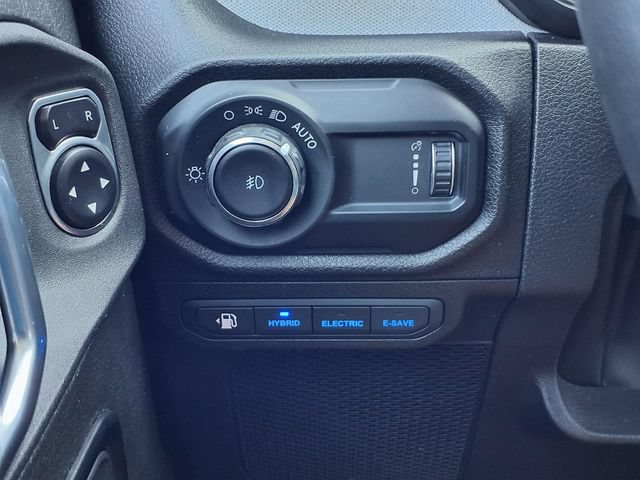 Used 2024 Jeep Wrangler Unlimited AWD/4WD image 16
