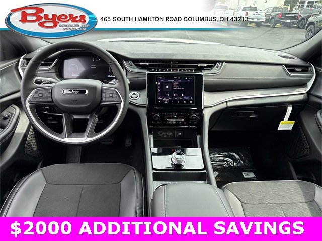 New 2025 Jeep Grand Cherokee Altitude image 2