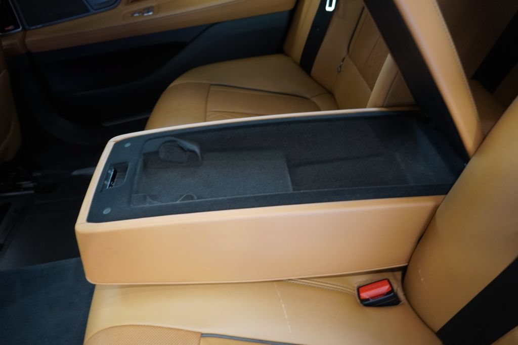 Used 2017 BMW 740i xDrive AWD/4WD image 29