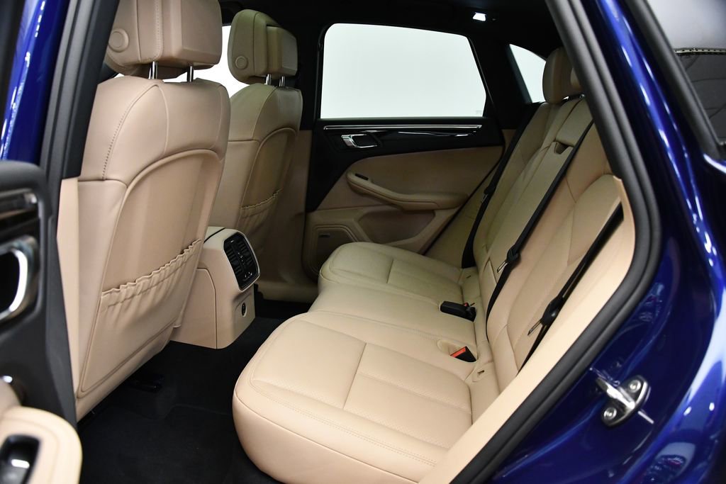 Used 2025 Porsche Macan image 41