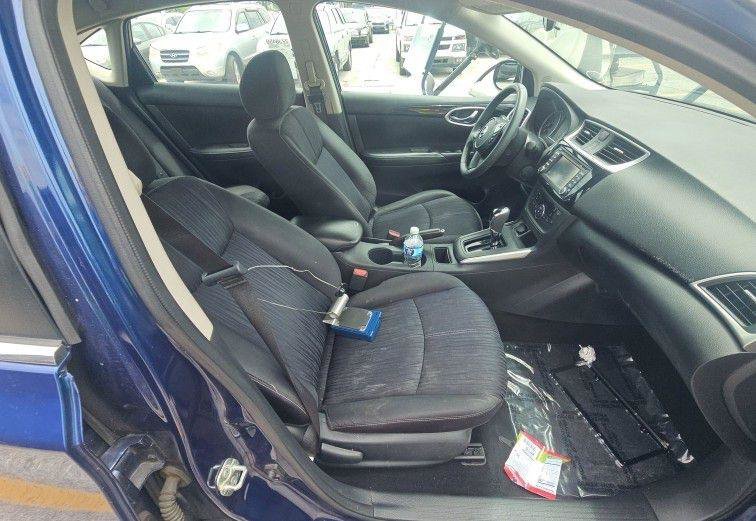 Used 2018 Nissan Sentra SV w/ Premium Package (P01) FWD image 5