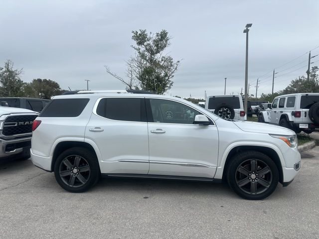 Used 2019 GMC Acadia Denali image 2
