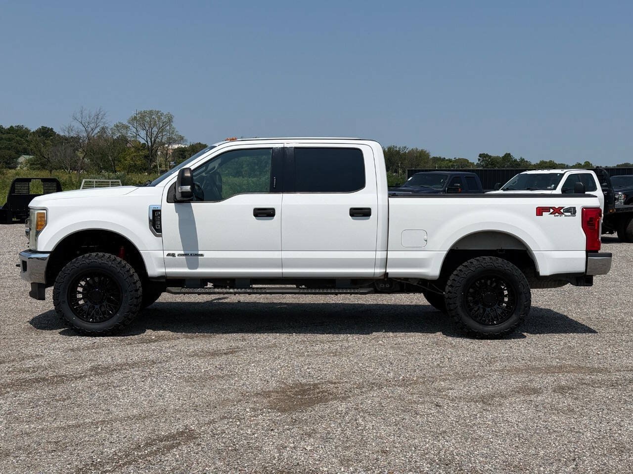 Used 2017 Ford F250 XLT w/ XLT Value Package AWD/4WD image 2