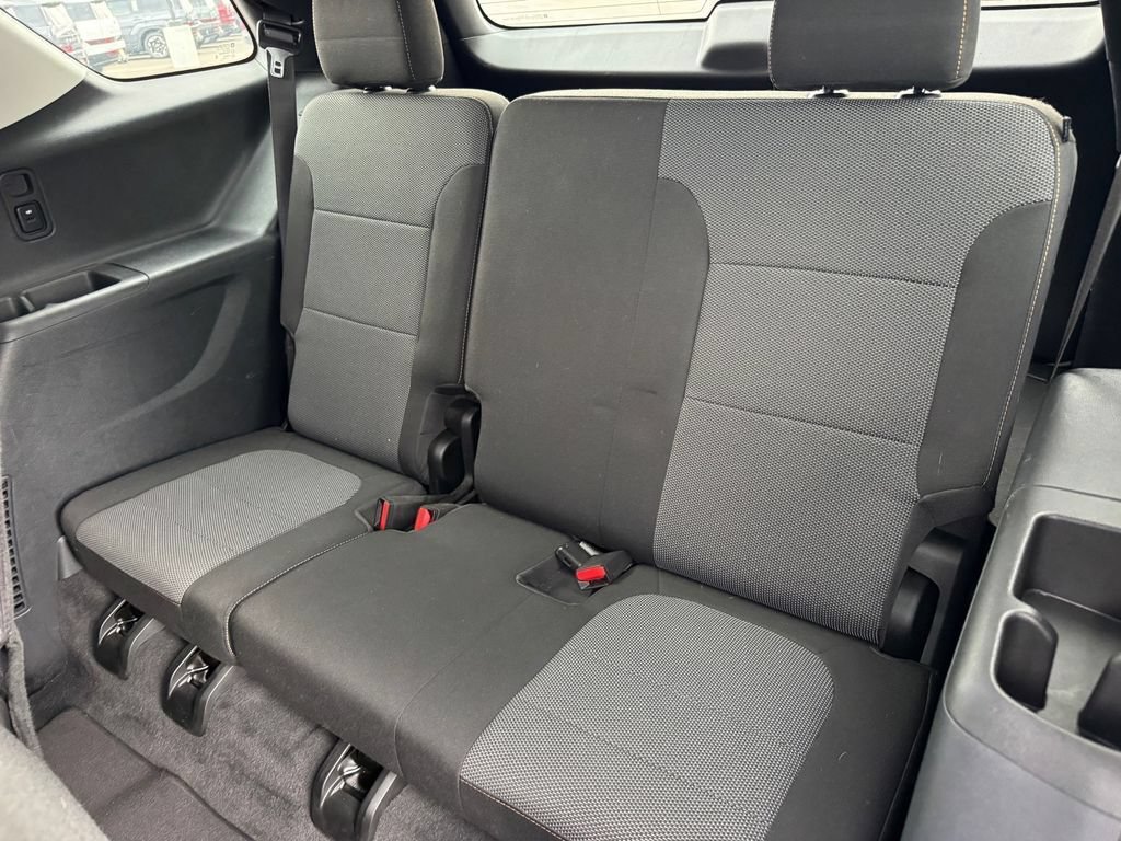 Used 2020 Chevrolet Traverse LS FWD image 18