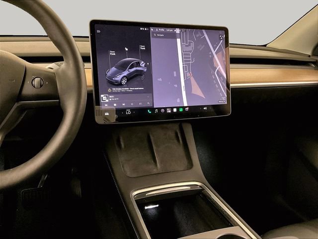 Used 2022 Tesla Model Y Long Range AWD/4WD image 6