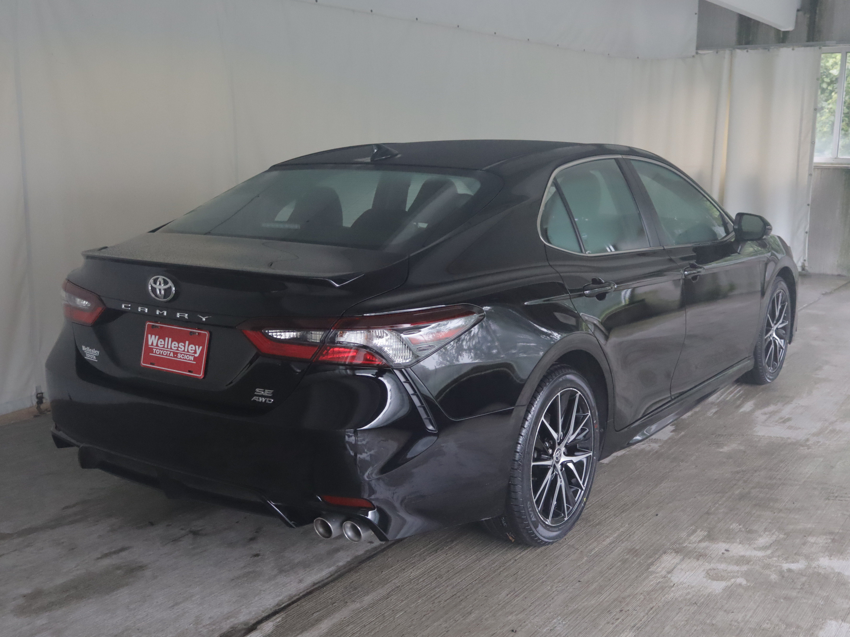 Used 2024 Toyota Camry SE w/ Cold Weather Package AWD/4WD image 7