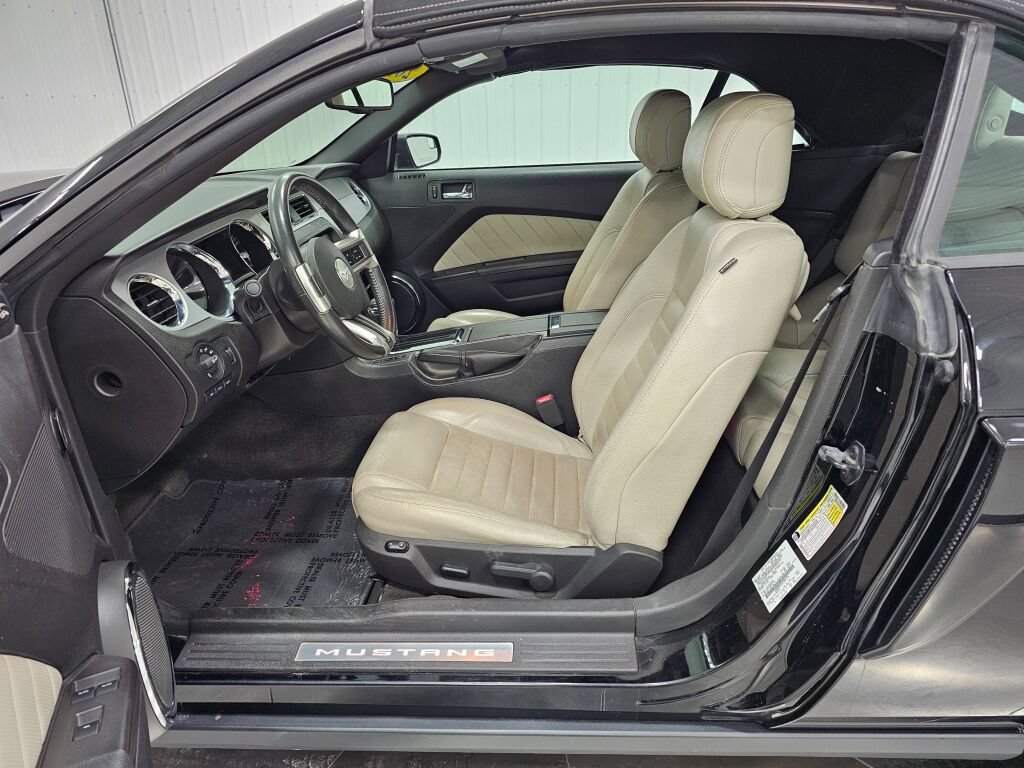 Used 2012 Ford Mustang GT Premium RWD image 19