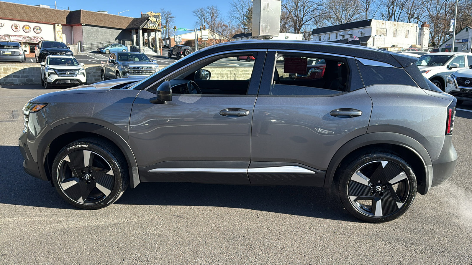 Certified 2025 Nissan Kicks SR image 4