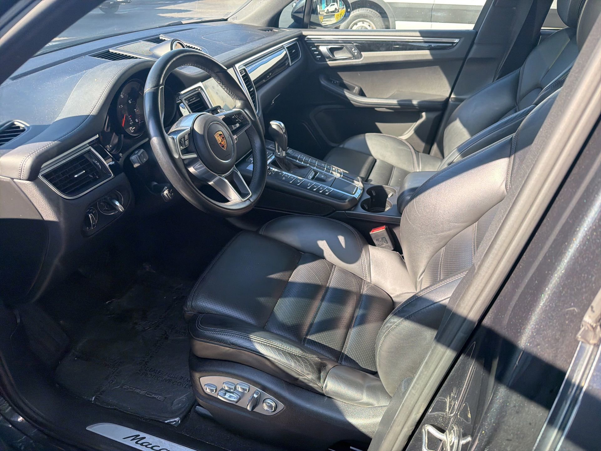 Used 2017 Porsche Macan GTS image 9