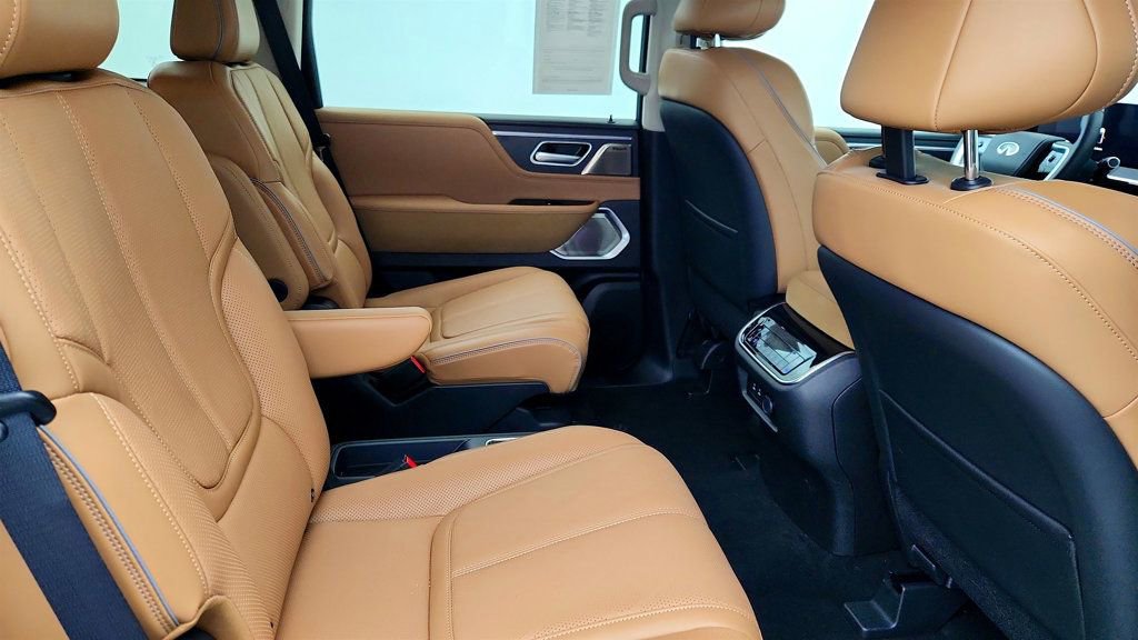 Used 2025 INFINITI QX80 Sensory image 23