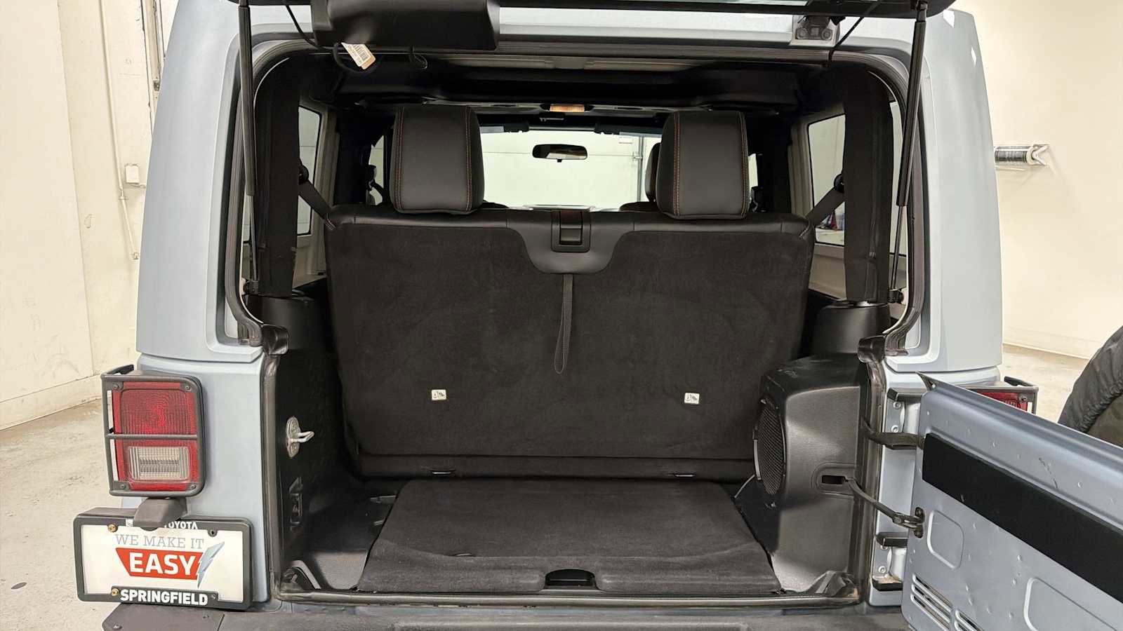 Used 2012 Jeep Wrangler Arctic image 26