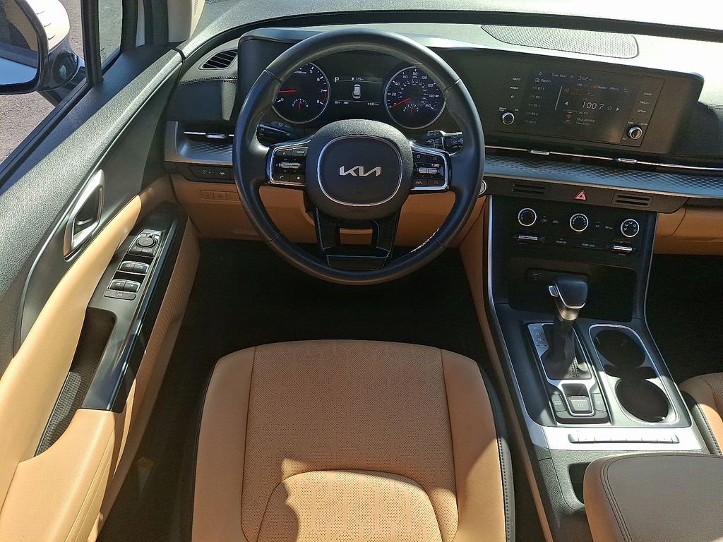 Certified 2024 Kia Carnival LX image 13