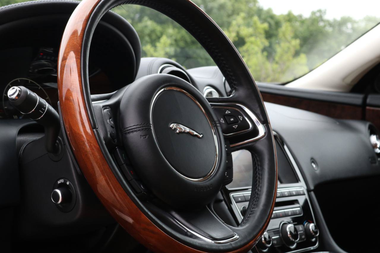 Used 2017 Jaguar XJ R-Sport AWD/4WD image 26