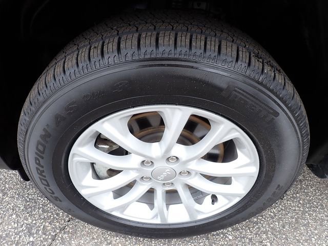 Certified 2022 Jeep Cherokee Latitude Lux image 11