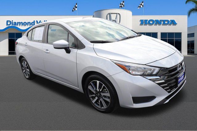 Used 2025 Nissan Versa SV FWD image 1