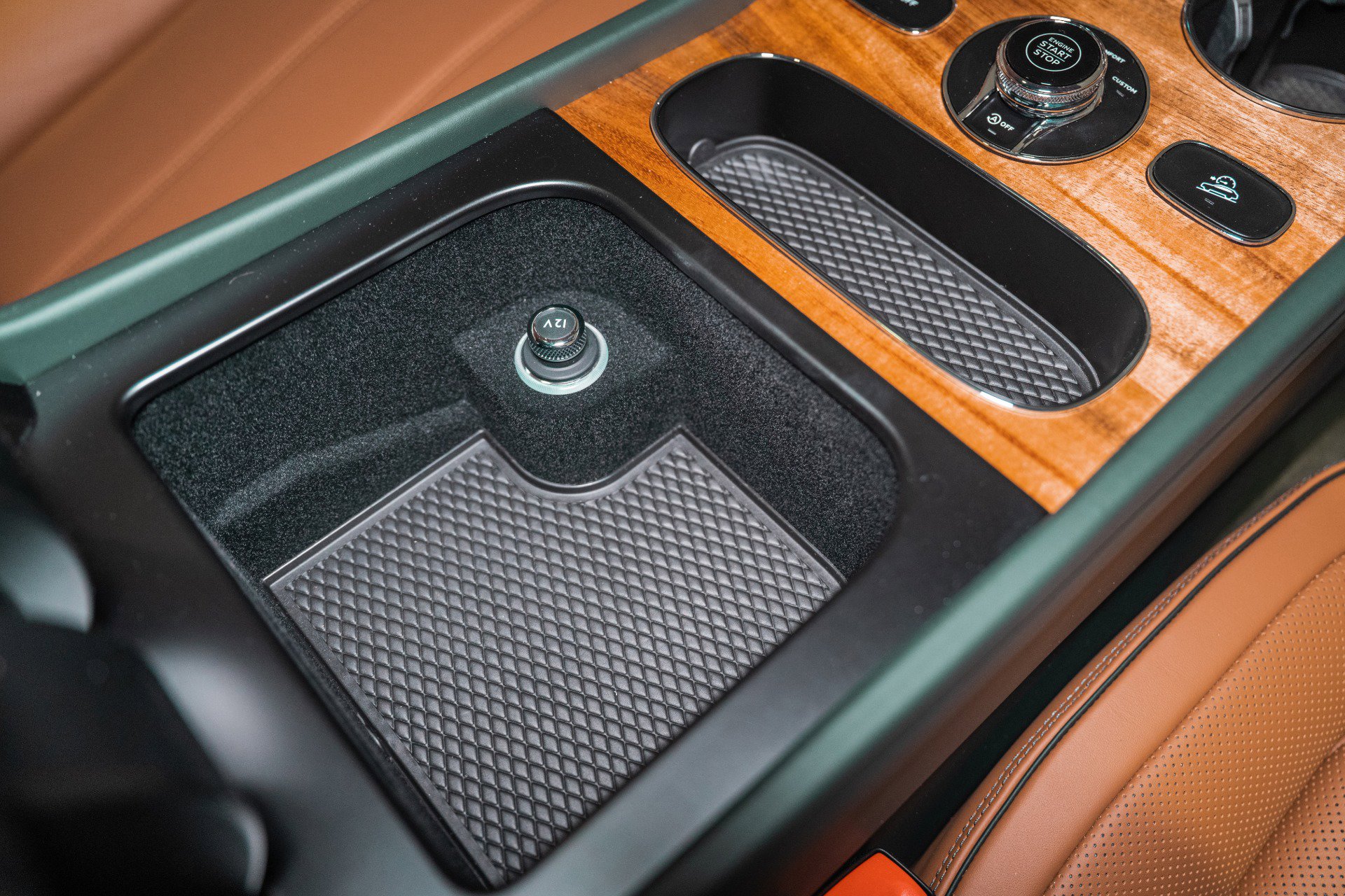 New 2025 Bentley Bentayga image 48