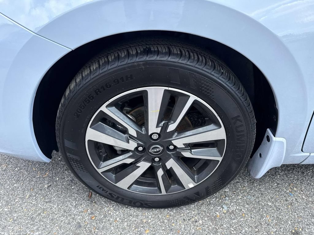 Used 2025 Nissan Versa SV w/ Trunk Package FWD image 4
