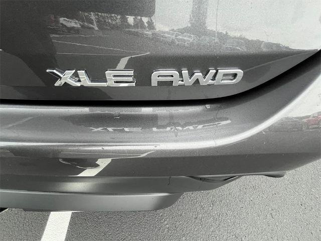 Used 2022 Toyota Highlander XLE image 9