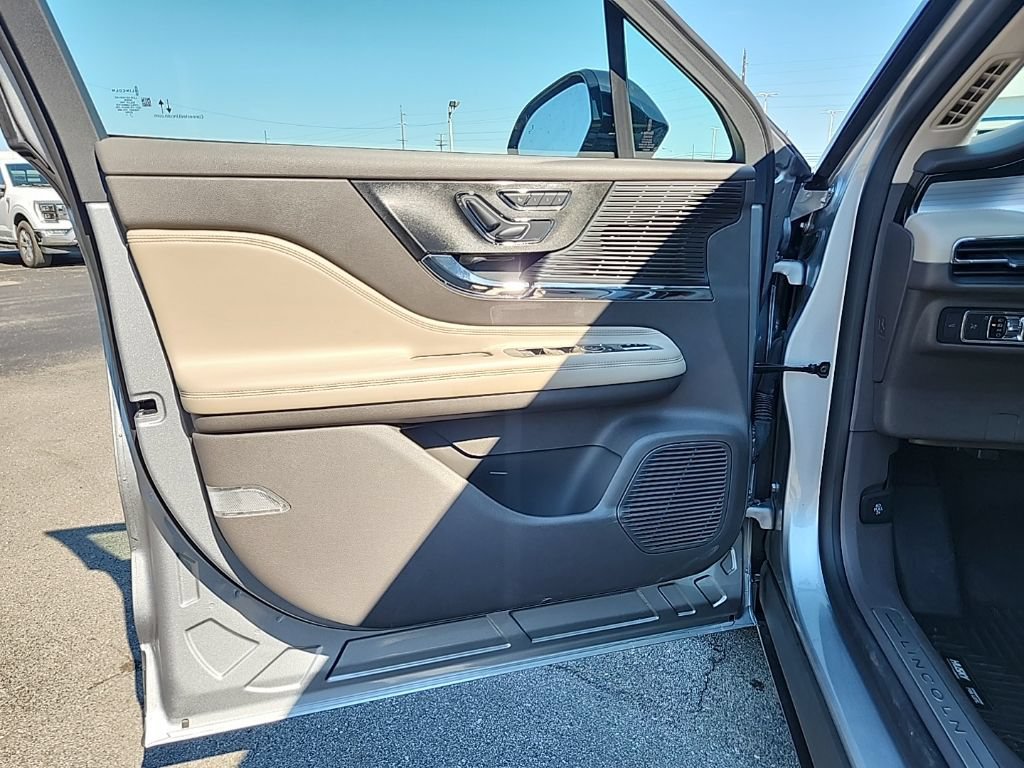 Used 2022 Lincoln Corsair FWD image 28
