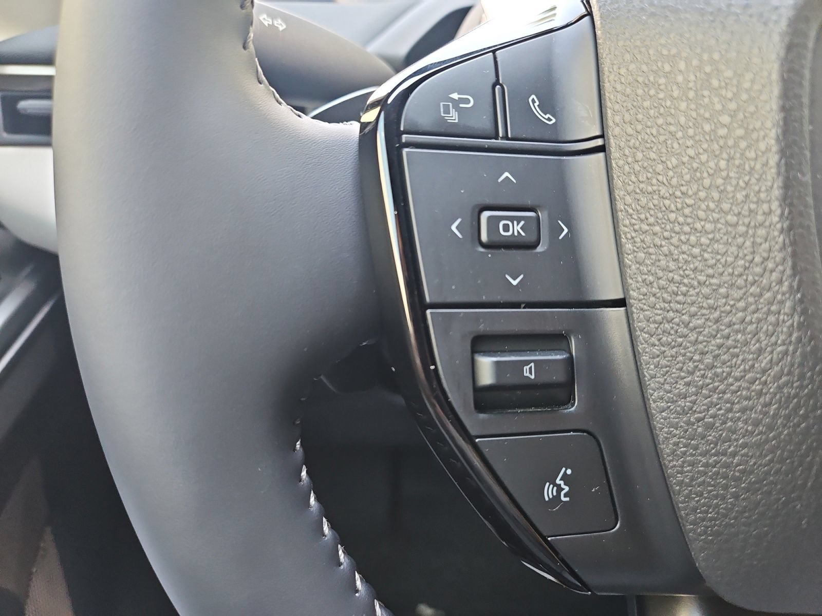 Used 2026 Toyota bZ AWD/4WD image 30