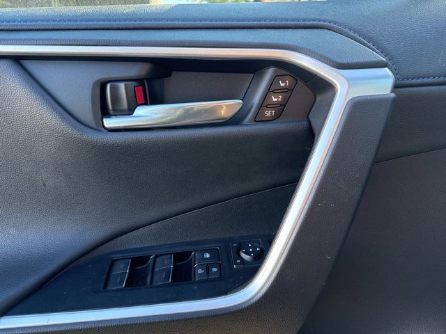 Used 2022 Toyota RAV4 XSE image 18