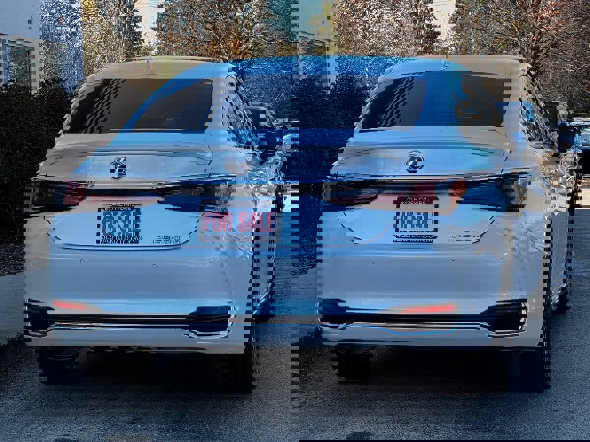 Used 2021 Lexus ES 300h w/ Accessory Package 2 image 5