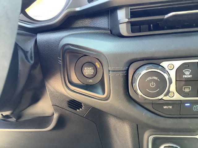 Used 2024 Jeep Wrangler Unlimited Sahara w/ Technology Group AWD/4WD image 16