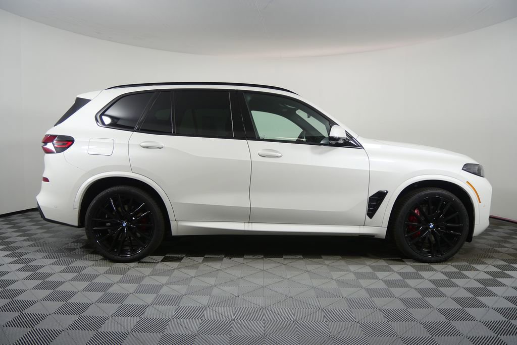 Used 2026 BMW X5 xDrive40i w/ M Sport Package image 16