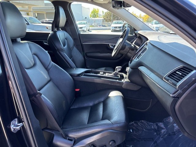 Used 2020 Volvo XC90 T5 Momentum w/ Protection Package Premier image 10