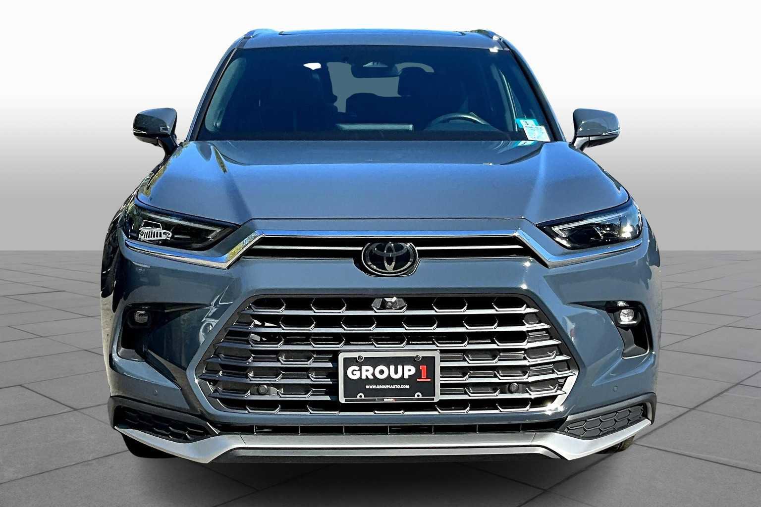 Used 2024 Toyota Grand Highlander AWD Hybrid image 3