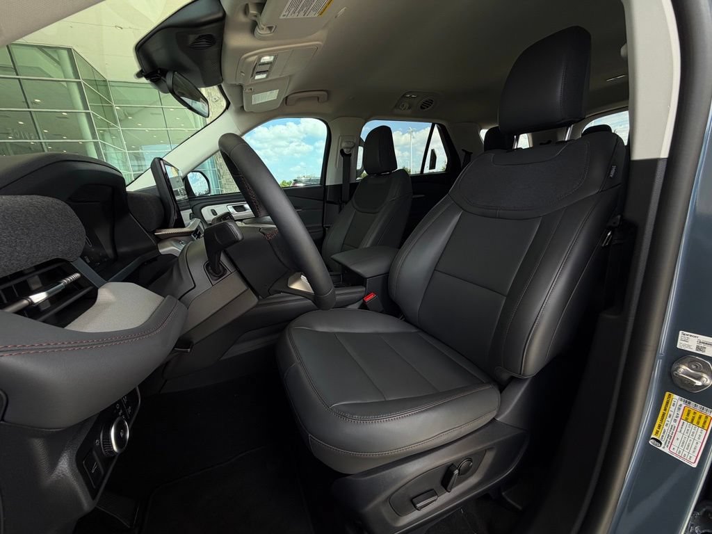 New 2026 Ford Explorer Active w/ Active Comfort Package RWD image 5