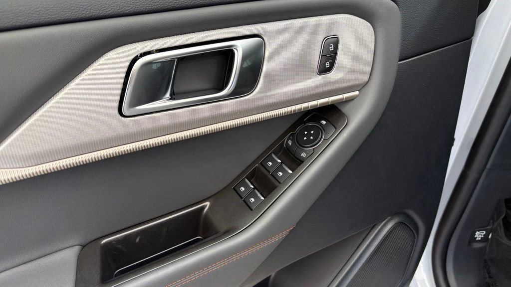 New 2026 Ford Explorer Active AWD/4WD image 17