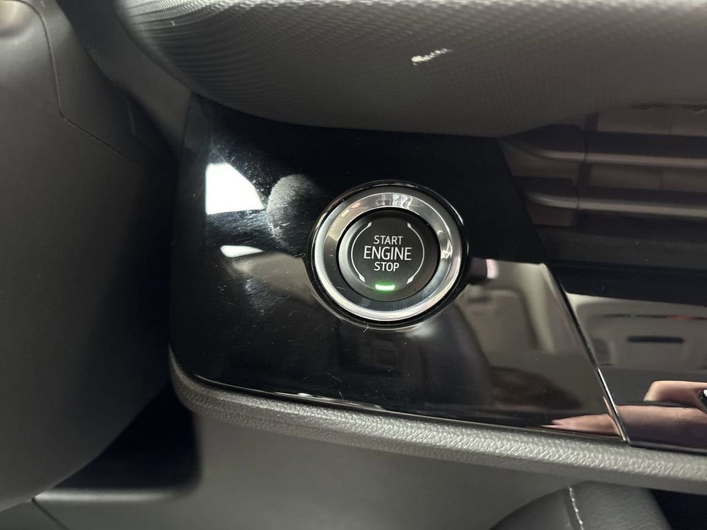 Certified 2025 Buick Envision Preferred image 17