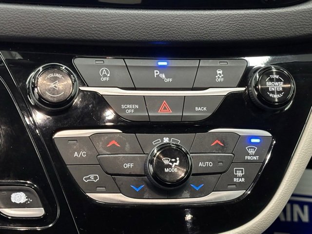 Used 2017 Chrysler Pacifica Touring-L image 29