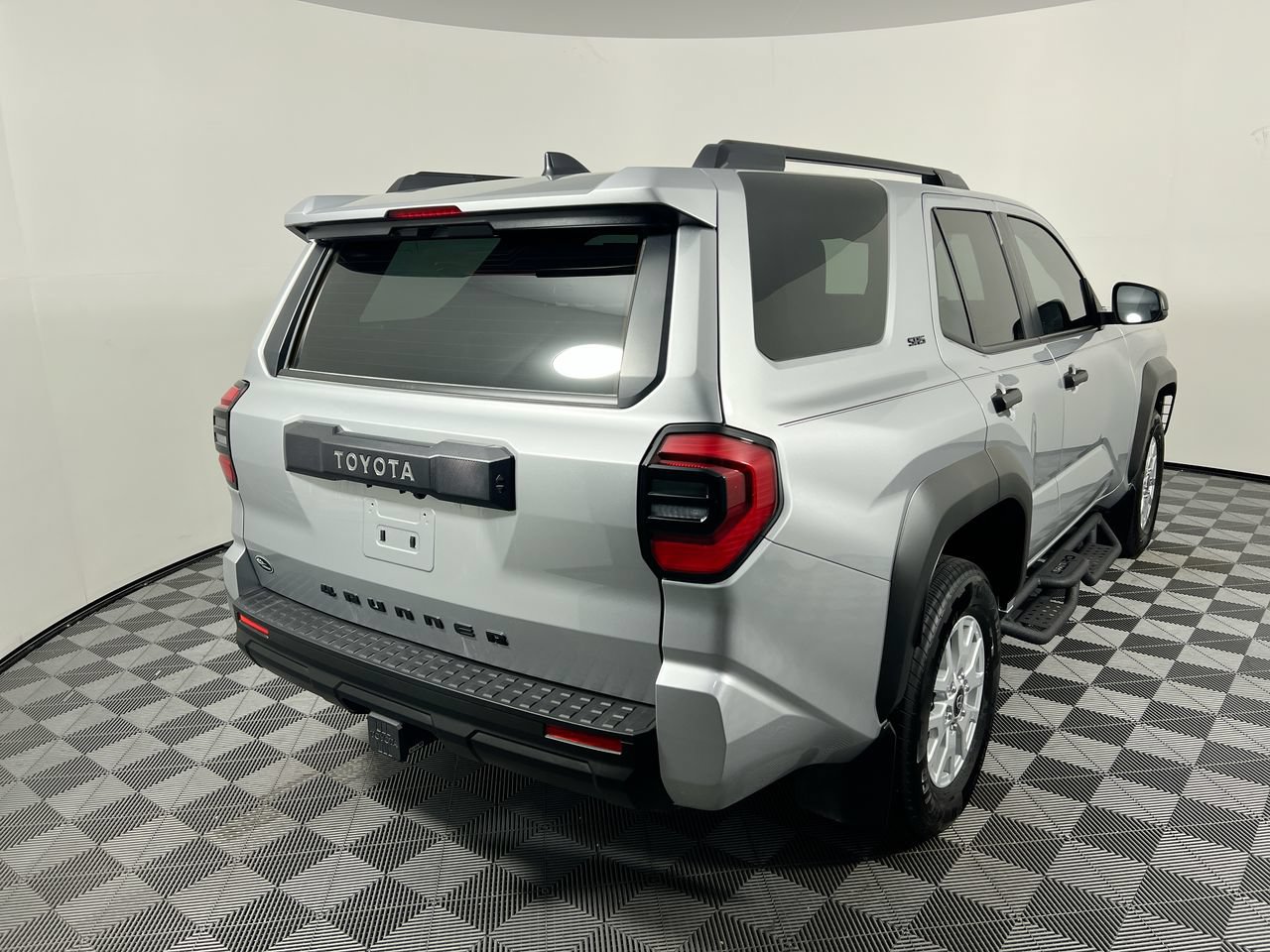 Used 2026 Toyota 4Runner SR5 RWD image 3