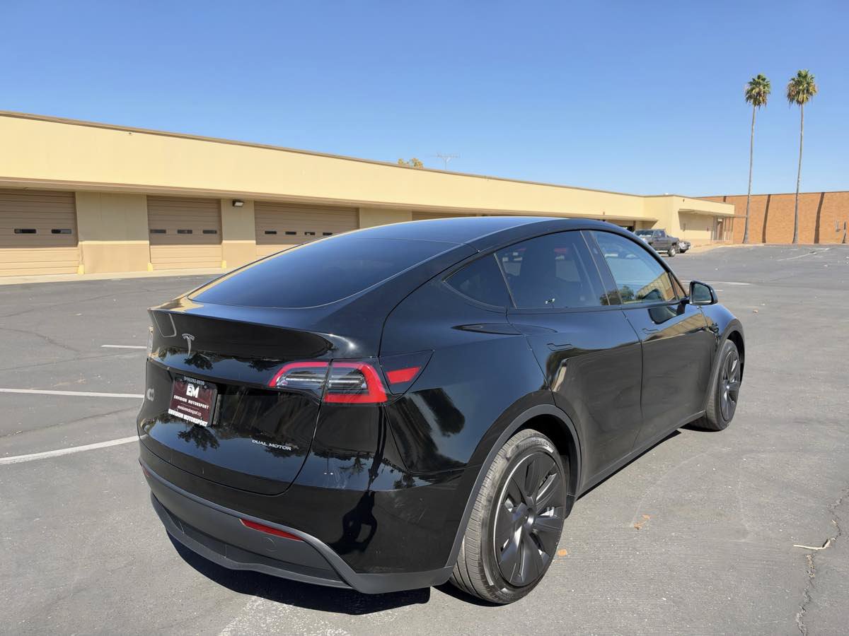 Used 2024 Tesla Model Y Long Range AWD/4WD image 7