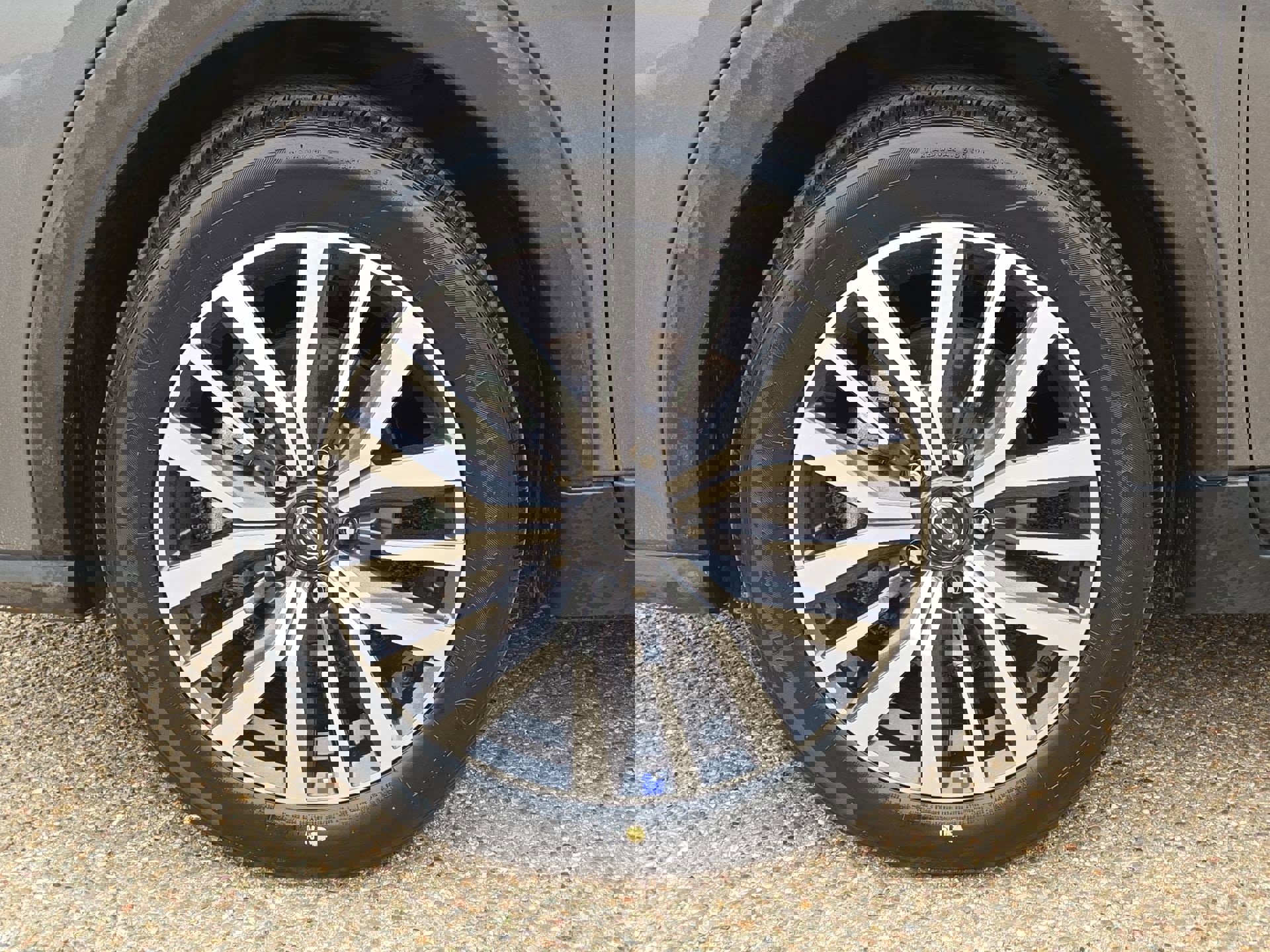 Used 2024 Nissan Kicks SV image 11