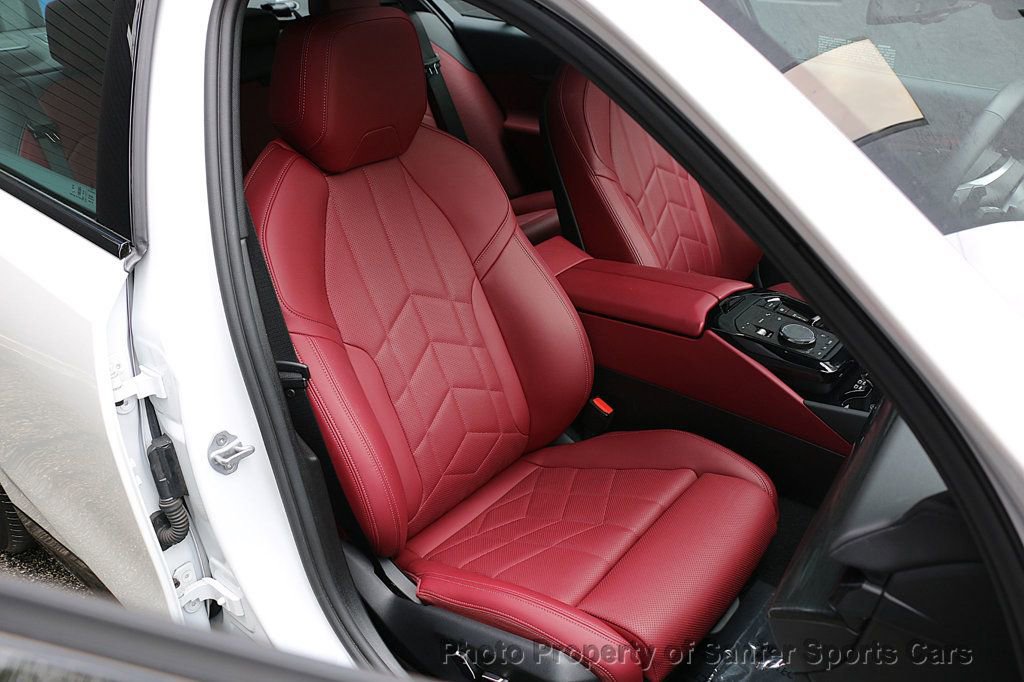 Used 2025 BMW 540i xDrive w/ Premium Package image 29