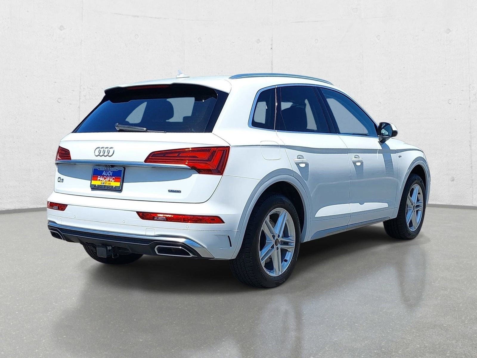 Used 2024 Audi Q5 e Premium w/ Convenience Package AWD/4WD image 5