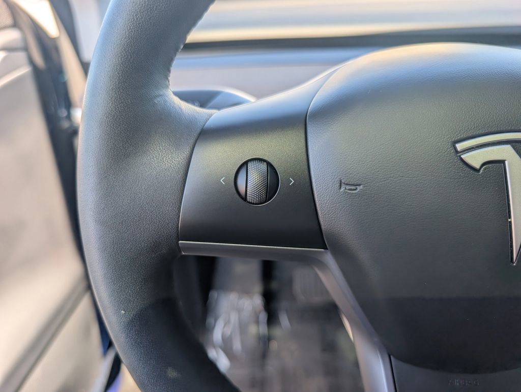 Used 2023 Tesla Model Y Long Range image 22