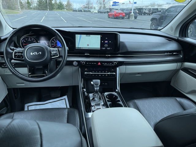Used 2024 Kia Carnival EX image 21