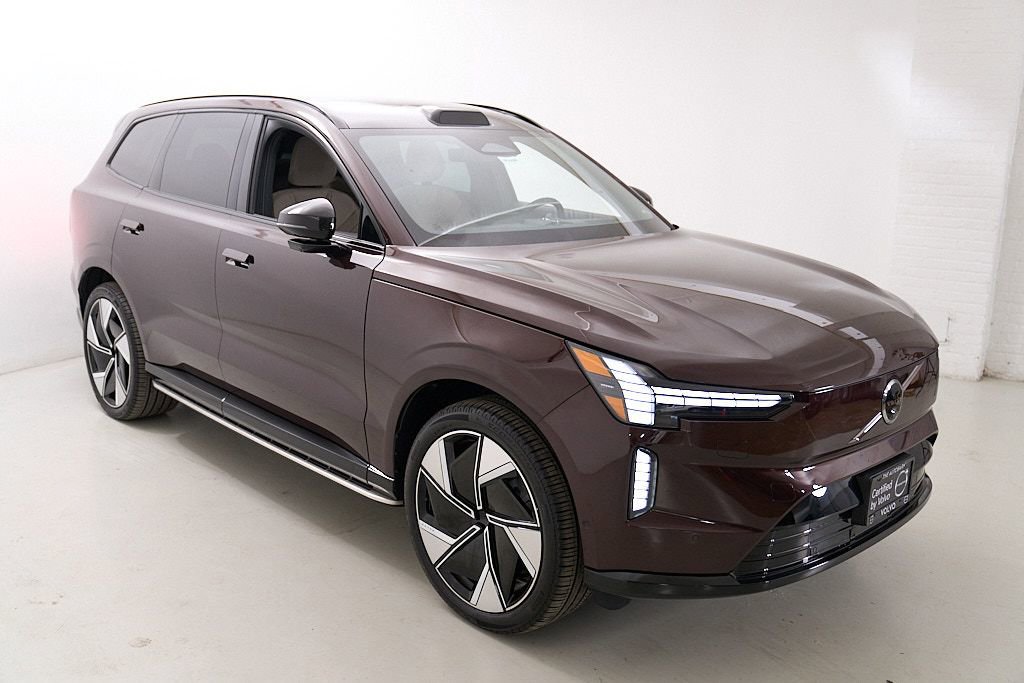 Certified 2025 Volvo EX90 Ultra AWD/4WD image 4