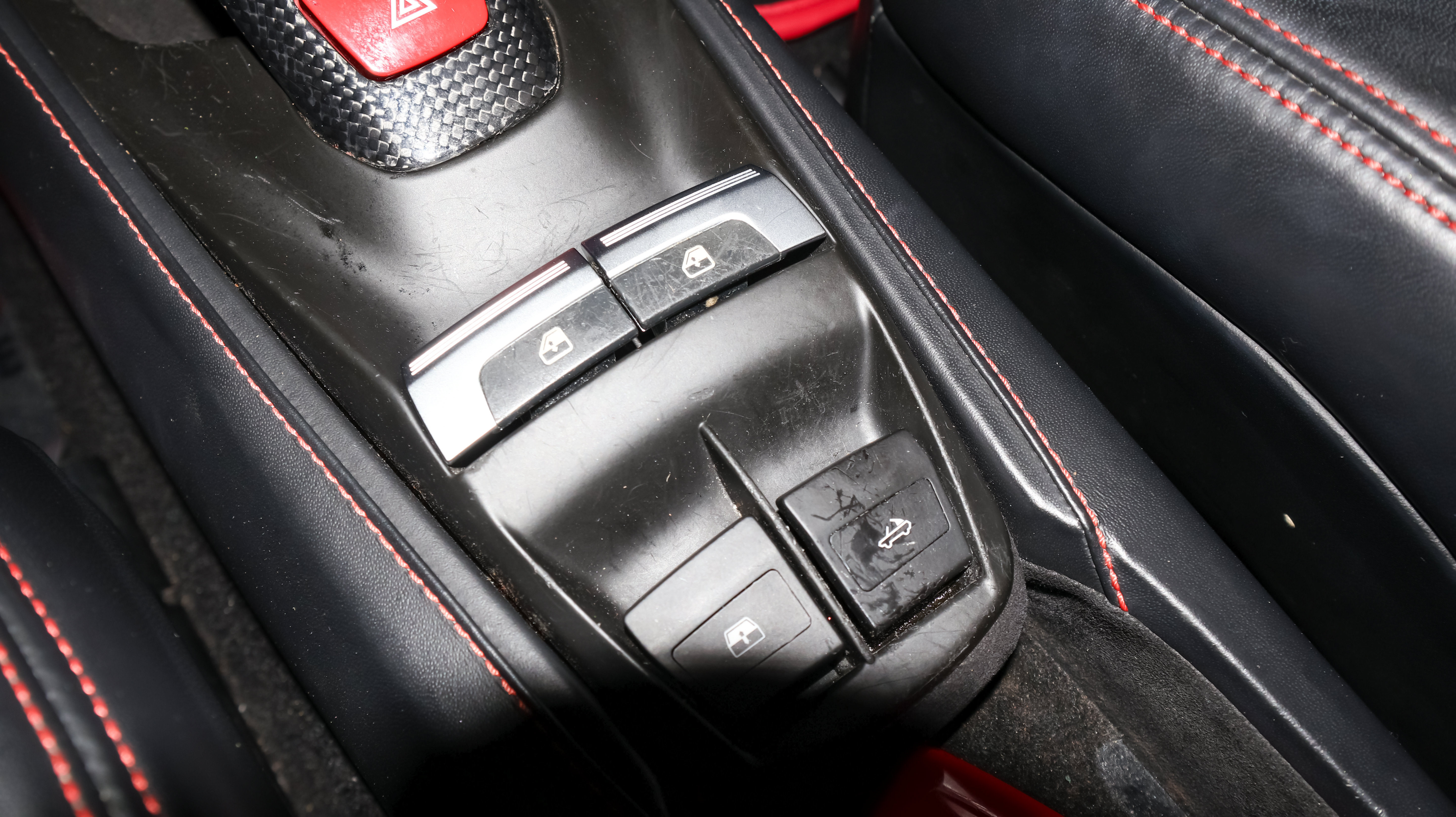 Used 2019 Ferrari 488 Spider RWD image 37