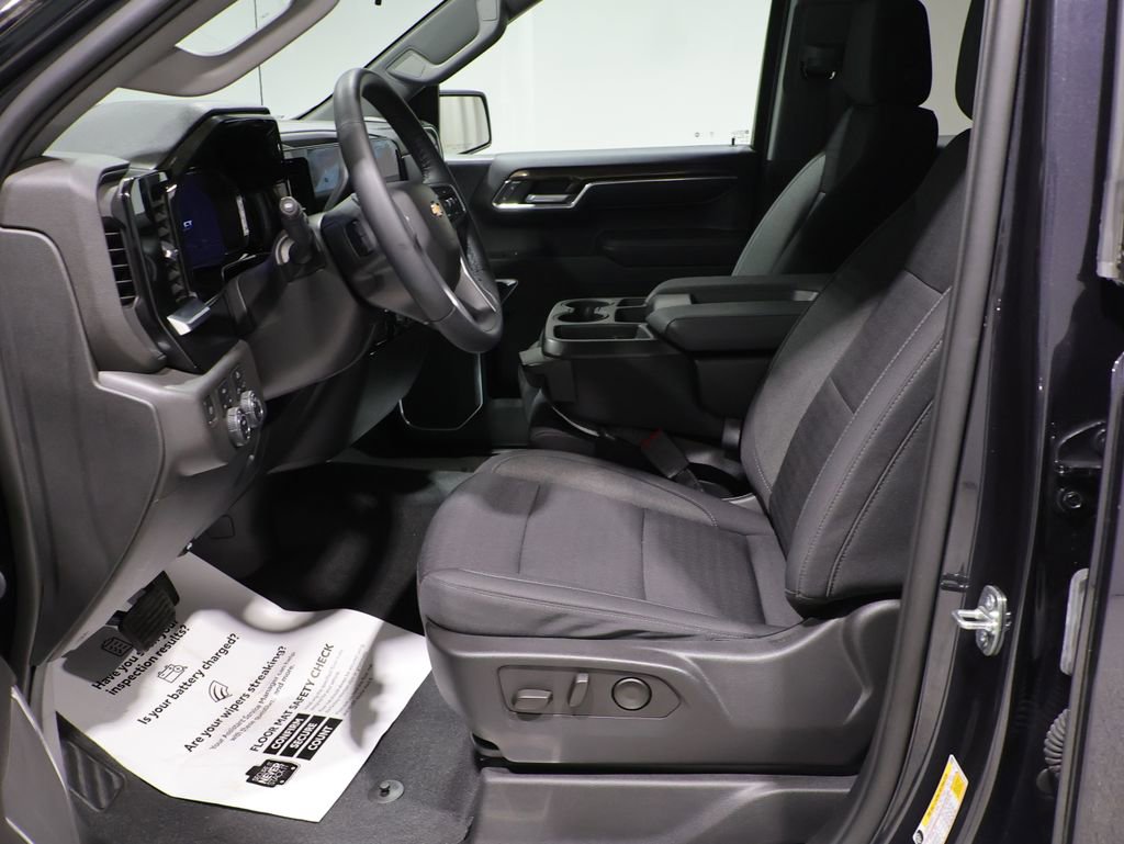 Used 2023 Chevrolet Silverado 1500 LT AWD/4WD image 11