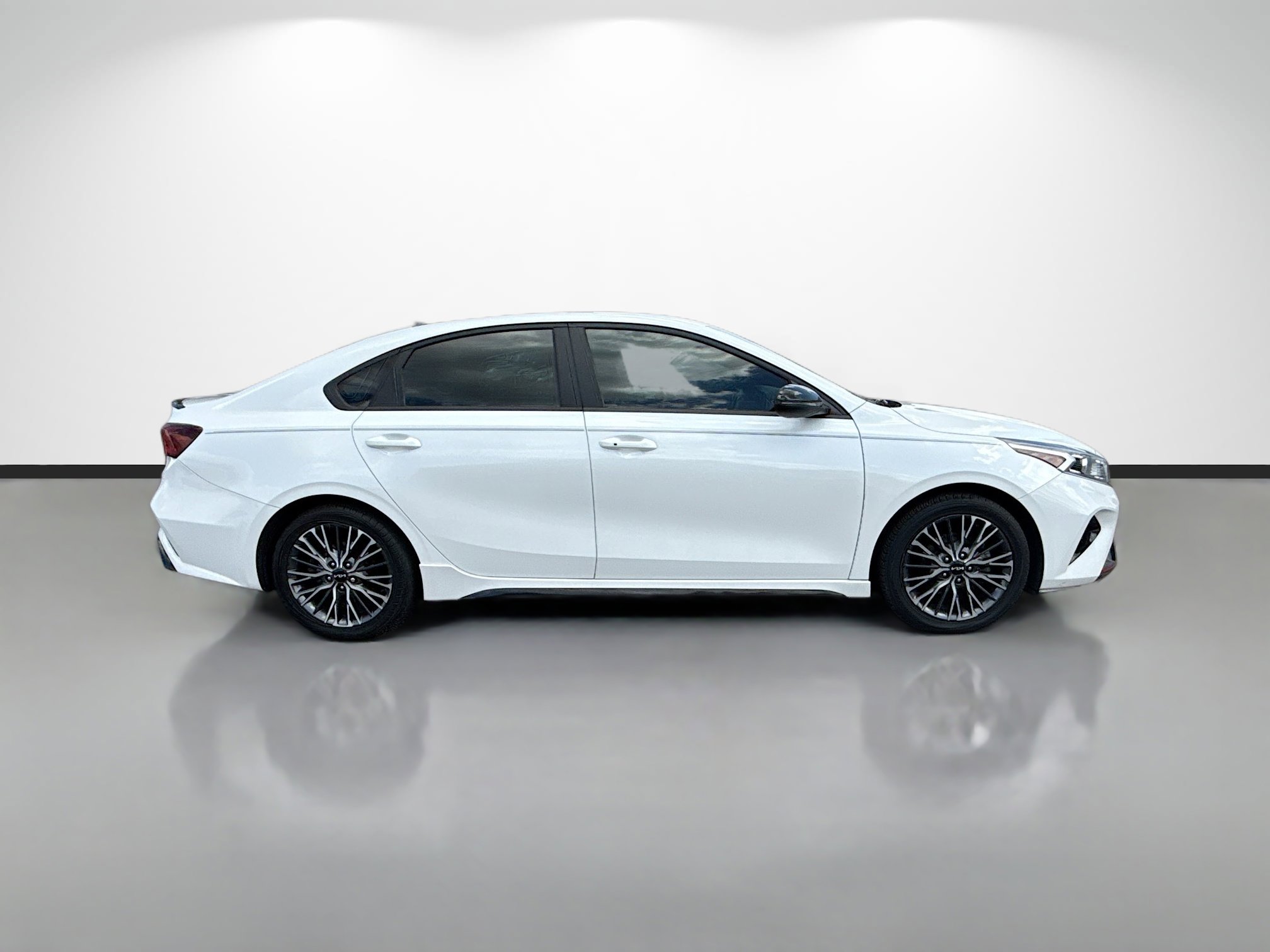 Used 2022 Kia Forte GT-Line w/ GT-Line Technology Package image 2