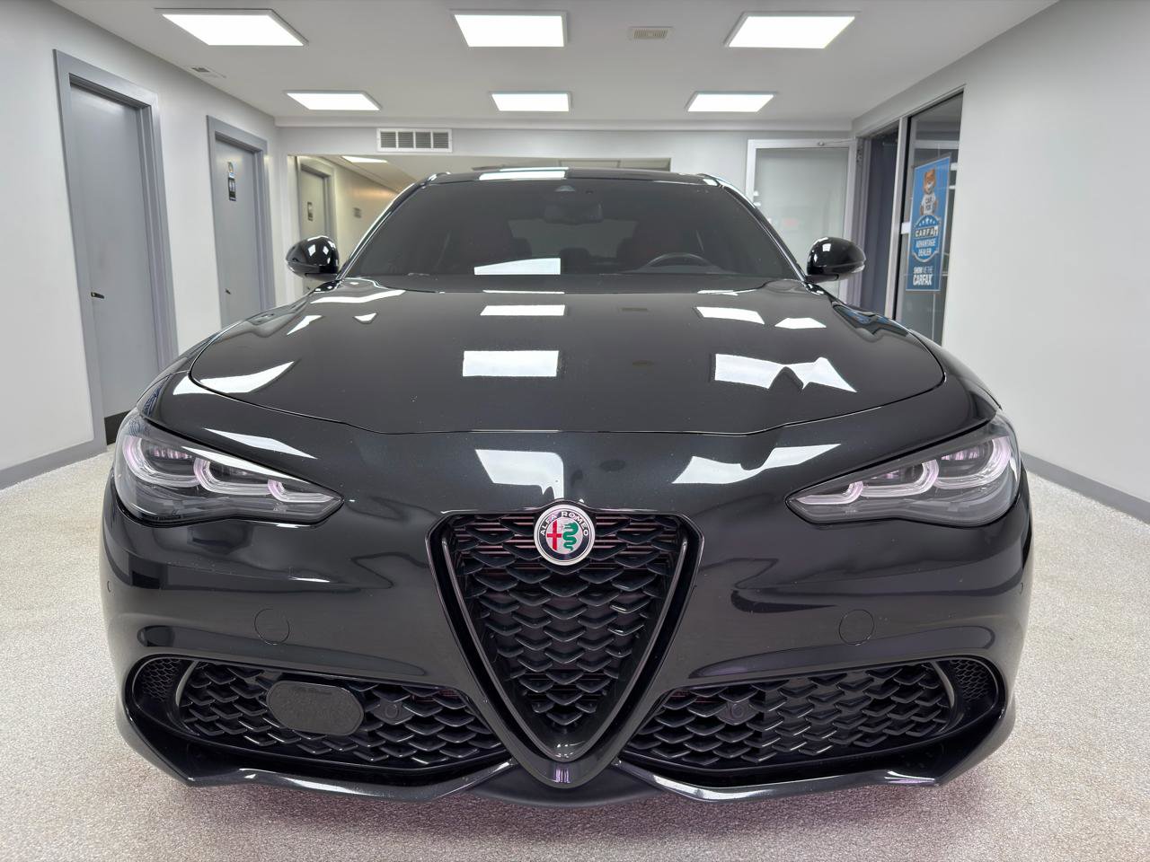 Used 2024 Alfa Romeo Giulia Veloce AWD/4WD image 6