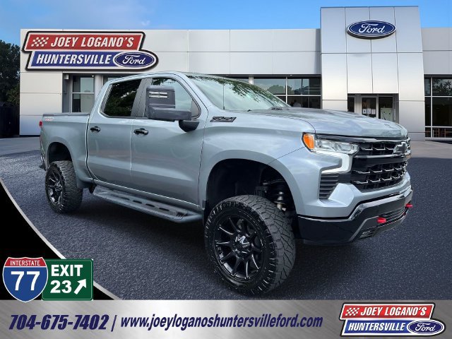 Used 2024 Chevrolet Silverado 1500 LT Trail Boss w/ Convenience Package II AWD/4WD image 1