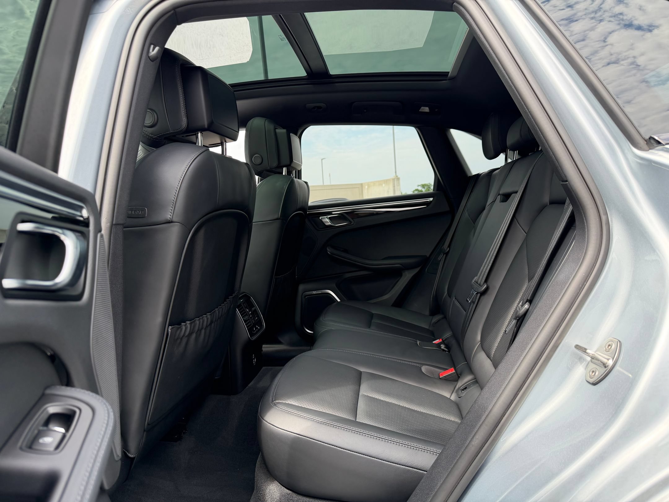 Certified 2023 Porsche Macan S AWD/4WD image 20