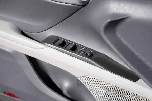 Used 2022 Toyota Camry SE image 28