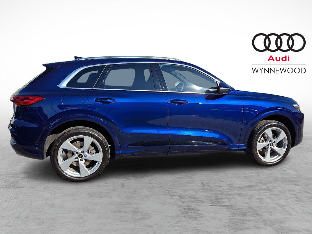 Certified 2025 Audi Q5 Premium Plus w/ Premium Plus AWD/4WD image 7